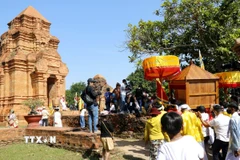 Khu di tích tháp Pô Sah Inư là điểm đến văn hóa không thể thiếu trong hành trình khám phá vùng biển của tỉnh Lâm Đồng. (Ảnh: Hồng Hiếu/TTXVN)