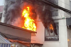 Hà Nội: Hai thanh niên dũng cảm cứu thoát nhiều người trong đám cháy ở Lĩnh Nam