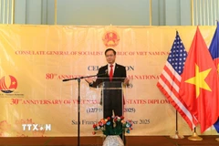 Tổng Lãnh sự Hoàng Anh Tuấn phát biểu tại buổi lễ. (Nguồn: TTXVN phát)