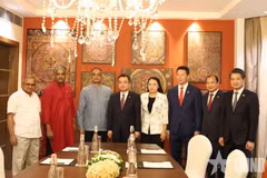 Đồng chí Nguyễn Thanh Nghị tiếp Tổng Bí thư Đảng Cộng sản Ấn Độ Doraisamy Raja. (Nguồn: Báo Quân đội Nhân dân)
