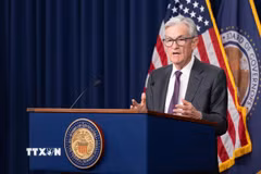 Chủ tịch FED Jerome Powell trong cuộc họp báo công bố quyết định về lãi suất, tại Washington DC., ngày 19/3/2025. (Ảnh: THX/TTXVN)
