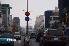 Một tuyến đường ở Thành phố Hồ Chí Minh. (Ảnh: Hồng Đạt/TTXVN)