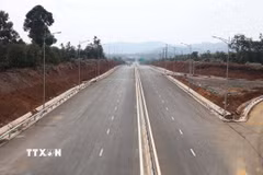 Thi công Dự án thành phần 3, cao tốc Khánh Hòa-Buôn Ma Thuột. (Ảnh: Tuấn Anh/TTXVN)
