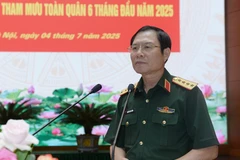 Đại tướng Nguyễn Tân Cương phát biểu chỉ đạo tại hội nghị. (Nguồn: Báo Quân đội nhân dân)