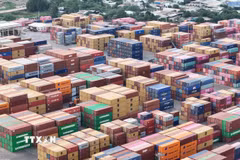 Container hàng hoá ở cảng SOWATCO Long Bình, thành phố Thủ Đức. (Ảnh: Hồng Đạt/TTXVN)