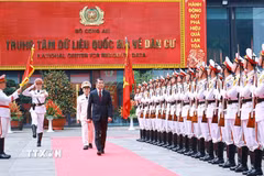 Sáng 12/4/2026, tại Hà Nội, Thủ tướng Chính phủ Lê Minh Hưng dự Lễ kỷ niệm 80 năm Ngày truyền thống lực lượng Cảnh sát Quản lý hành chính về trật tự xã hội (18/4/1946-18/4/2026). (Ảnh: Dương Giang/TTXVN)