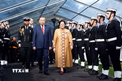 Tổng Bí thư, Chủ tịch nước Tô Lâm và Toàn quyền New Zealand Cindy Kiro duyệt Đội danh dự. (Ảnh: Thống Nhất/TTXVN)