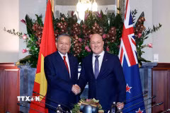 Tổng Bí thư, Chủ tịch nước Tô Lâm và Thủ tướng New Zealand Christopher Luxon chụp ảnh chung. (Ảnh: Thống Nhất/TTXVN)
