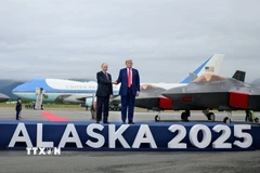 Tổng thống Nga Vladimir Putin (trái) và Tổng thống Mỹ Donald Trump tại cuộc gặp ở Alaska ngày 15/8/2025. (Nguồn: IRNA/TTXVN)