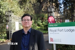 Chân dung Tiến sỹ Hồ Quốc Tuấn, giảng viên cấp cao Đại học Bristol. (Ảnh: Phong Hà/TTXVN)