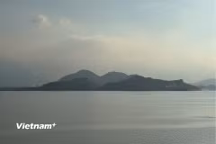Hồ Núi Cốc - hồ nước nhân tạo rộng lớn nằm dưới chân dãy Tam Đảo, nơi thiên nhiên, huyền thoại và văn hóa giao hòa tạo nên một điểm đến hấp dẫn giữa vùng trung du Bắc Bộ. (Nguồn: Vietnam+)