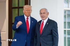 Tổng thống Mỹ Donald Trump (trái) và Thủ tướng Israel Benjamin Netanyahu tại cuộc gặp ở Nhà Trắng, Washington, DC. (Ảnh: IRNA/TTXVN)
