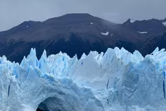 Sông băng Spegazzini nằm ở khu vực biên giới giữa Argentina và Chile, được coi là một trong những sông băng quan trọng nhất ở Công viên Quốc gia Los Glaciares. (Ảnh: Diệu Hương/TTXVN)