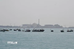 Tàu chiến của Lực lượng Vệ binh Cách mạng Hồi giáo Iran được triển khai tại Vịnh Persian, gần Bushehr, Iran. (Nguồn: THX/TTXVN)