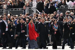 Nhân kỷ niệm 80 năm Ngày Chiến thắng trong Chiến tranh Vệ quốc vĩ đại (1945–2025), sáng 9/5, tại Quảng trường Đỏ ở Thủ đô Moskva, Liên bang Nga đã long trọng tổ chức lễ duyệt binh với sự tham dự của Tổng thống Nga Vladimir Putin và lãnh đạo cấp cao nhiều quốc gia. Tổng Bí thư Tô Lâm và Phu nhân đã tham dự sự kiện trọng thể này trong khuôn khổ chuyến thăm chính thức Liên bang Nga.