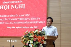 Bí thư Tỉnh ủy Hưng Yên Nguyễn Hữu Nghĩa phát biểu tại Hội nghị công bố nhân sự chủ chốt các xã, phường mới sau hợp nhất. (Ảnh: Đinh Văn Nhiều/TTXVN)