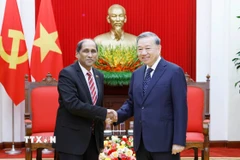 Chiều 3/11, tại Trụ sở Trung ương Đảng, Tổng Bí thư Tô Lâm tiếp Đại sứ Singapore Jaya Ratnam đến chào từ biệt, kết thúc nhiệm kỳ công tác tại Việt Nam. (Ảnh: Thống Nhất/TTXVN)