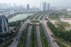 Hầm chui đại lộ Thăng Long các phương tiện lưu thông tốt cả hai chiều, sáng 14/2. (Ảnh: Quốc Khánh/TTXVN)