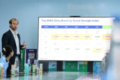 Ông Alex Haigh, Giám đốc điều hành Brand Finance khu vực châu Á-Thái Bình Dương chia sẻ về báo cáo giá trị thương hiệu năm 2025. (Ảnh: Nguyễn Hoàng/Vietnam+)