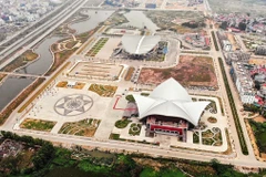 Trung tâm Văn hóa-Triển lãm tỉnh Bắc Giang được thiết kế theo hình tượng chim phượng hoàng cất cánh bay lên, có ý nghĩa Bắc Giang đang trên đà phát triển mạnh mẽ. (Ảnh: Danh Lam/TTXVN)