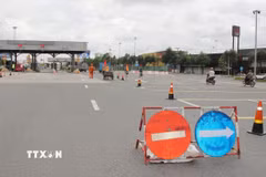 Phân luồng phục vụ tháo dỡ trạm thu phí cầu Đồng Nai từ chiều 10/8/2026. (Ảnh: Công Phong/TTXVN)