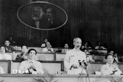 Chủ tịch Hồ Chí Minh đọc Báo cáo chính trị tại Đại hội Đại biểu toàn quốc lần thứ III của Đảng (9/1960). (Ảnh: TTXVN)