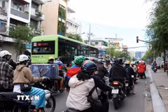 Tuyến đường Đinh Bộ Lĩnh, đoạn từ cầu Bình Triệu hướng về trung tâm Thành phố Hồ Chí Minh. (Ảnh: Tiến Lực/TTXVN)
