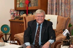 Giáo sư Carl Thayer, thuộc Học viện Quốc phòng Australia, Đại học New South Wales. (Ảnh: Trung Trang/TTXVN)