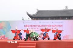 Màn trình diễn của các đội tham gia liên hoan. (Ảnh: Thanh Tuấn/TTXVN)