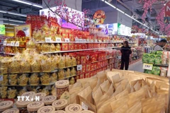 Hàng hóa dồi dào bày bán tại một siêu thị ở Hà Nội. (Nguồn: Trần Việt/TTXVN)
