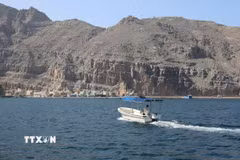 Quang cảnh làng Kumzar ở Oman, gần eo biển Hormuz. (Ảnh: THX/TTXVN)