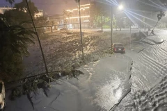 Bùn đất bao phủ một khu phố tại Hoa Liên, Đài Loan. (Nguồn: AFP)