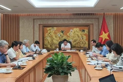 Sáng 8/5, tại Trụ sở Chính phủ, Phó Thủ tướng Nguyễn Chí Dũng chủ trì cuộc họp với các bộ, ngành cho ý kiến về dự thảo Nghị định về đăng ký doanh nghiệp. (Ảnh: Chu Thanh Vân/TTXVN)