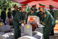 19 hài cốt liệt sỹ được quy tập do Đội quy tập Bộ Chỉ huy quân sự tỉnh Thanh Hóa tìm kiếm, cất bốc trong mùa khô 2025-2026 tại tỉnh Houaphane (Lào). (Ảnh: TTXVN phát)