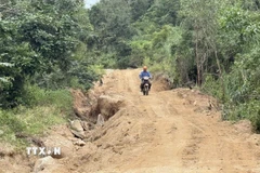 Sau đợt mưa lũ vừa qua, nhiều khu vực vùng Đông của tỉnh Đắk Lắk có nguy cơ sạt lở đồi núi cao. (Ảnh: Tường Quân/TTXVN)