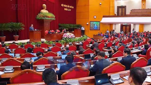 Hội nghị lãnh đạo Đảng khóa XIV khai mạc với 13 nội dung trọng yếu