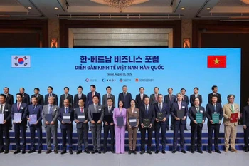 NIC đã ký thỏa thuận hợp tác chiến lược với Quỹ đầu tư Nextrans và Viện Tăng trưởng xanh toàn cầu. (Ảnh: NIC/Vietnam+)