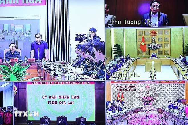 ttxvn-thu-tuong-hop-khan-truc-tuyen-trien-khai-cuu-ho-cuu-nan-va-khac-phuc-hau-qua-thien-tai-tai-mien-trung-8422547-3.jpg