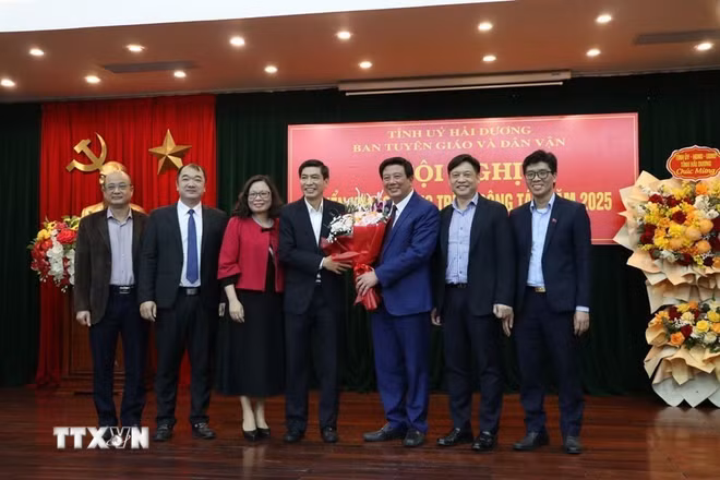 ttxvn-hai-duong-cong-tac-can-bo.jpg