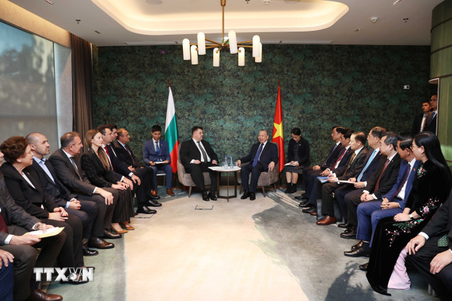 Tổng Bí thư Tô Lâm tiếp Chủ tịch Đảng xã hội chủ nghĩa Bulgaria Atanas Zafirov. (Ảnh: Thống Nhất/TTXVN) ttxvn-tong-bi-thu-tiep-chu-tich-dang-xa-hoi-chu-nghia-bulgaria-8358301-3.jpg