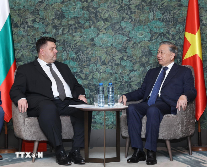 Tổng Bí thư Tô Lâm tiếp Chủ tịch Đảng xã hội chủ nghĩa Bulgaria Atanas Zafirov. (Ảnh: Thống Nhất/TTXVN) ttxvn-tong-bi-thu-tiep-chu-tich-dang-xa-hoi-chu-nghia-bulgaria-8358301-2.jpg