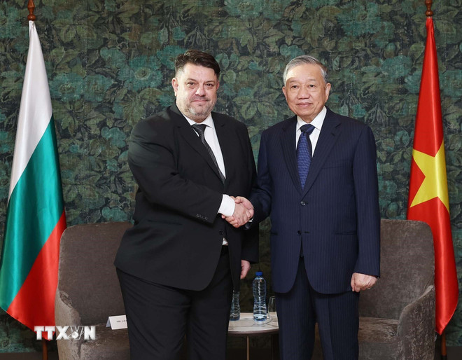 Tổng Bí thư Tô Lâm tiếp Chủ tịch Đảng xã hội chủ nghĩa Bulgaria Atanas Zafirov. (Ảnh: Thống Nhất/TTXVN) ttxvn-tong-bi-thu-tiep-chu-tich-dang-xa-hoi-chu-nghia-bulgaria-8358301-1.jpg