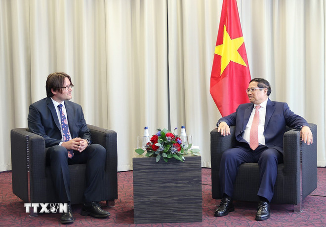 ttxvn-thu-tuong-pham-minh-chinh-lanh-dao-mot-so-tap-doan-cua-estonia-8077839-1.jpg