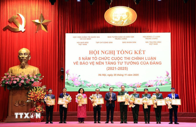 ttxvn-hoi-nghi-tong-ket-5-nam-to-chuc-cuoc-thi-chinh-luan-ve-bao-ve-nen-tang-tu-tuong-cua-dang-2021-2025-8432315-1.jpg