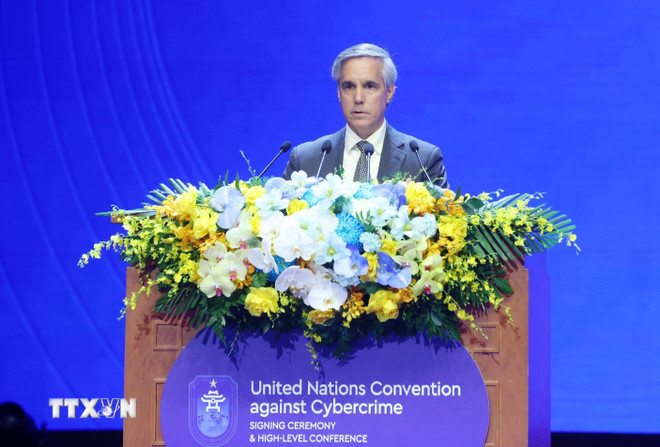 Ông John Brandolino, đại diện Cơ quan Phòng chống Ma túy và Tội phạm của Liên hợp quốc (UNODC) phát biểu. (Ảnh: Phạm Kiên/TTXVN) ttxvn-john-brandolino.jpg
