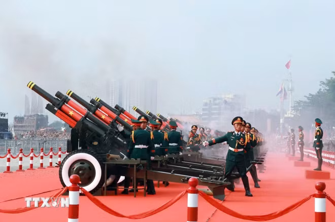 ttxvn-ban-phao-le-ky-niem-50-nam-2.jpg