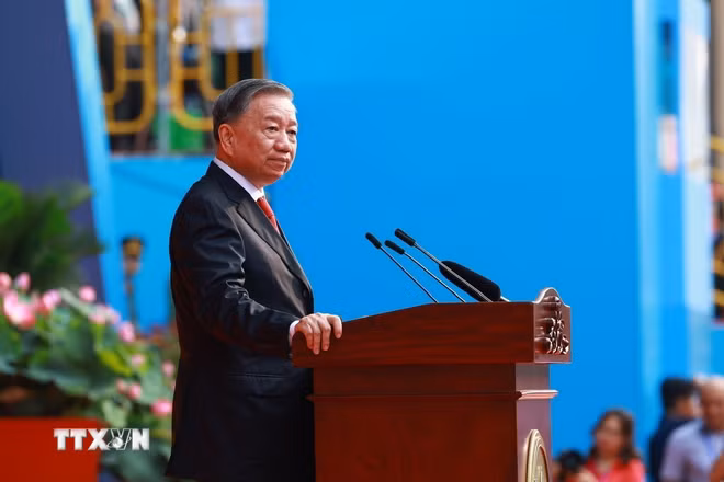 ttxvn-tong-bi-thu-to-lam-le-ky-niem-2.jpg