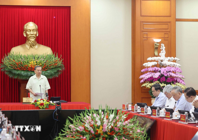 El Secretario General To Lam presidió la reunión. (Foto: Thong Nhat/VNA) ttxvn-tong-bi-thu-to-lam-chu-tri-phien-hop-cua-thuong-truc-ban-chi-dao-trung-uong-ve-phat-trien-khoa-hoc-cong-nghe-doi-moi-sang-tao-va-chuyen-doi-8339960-5.jpg