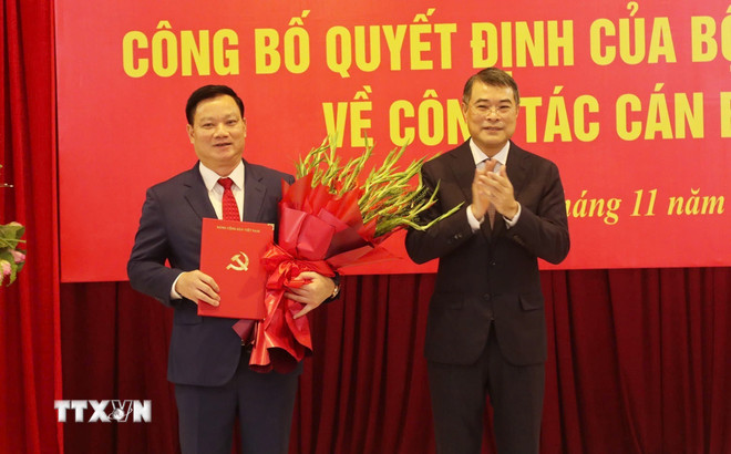 ttxvn-dong-chi-nguyen-khac-than-giu-chuc-bi-thu-tinh-uy-nghe-an-8399825-2.jpg