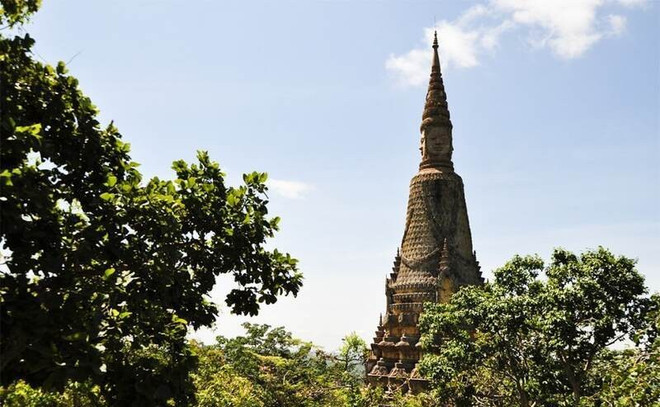 A corner of Oudong, Cambodia. (Source: kampatour.com) oudong-3.jpg